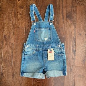 New with tags girls size 6 Levi’s overall shorts